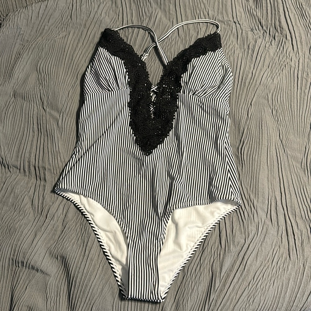 Cupshe Swimsuit
